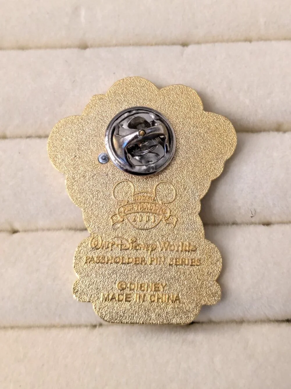DIsney Pin Moveable Mickey Mouse Passport Holder Series 2001